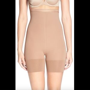 NEW $88‎ Item M6 High Waisted Shorty Shaping Shorts